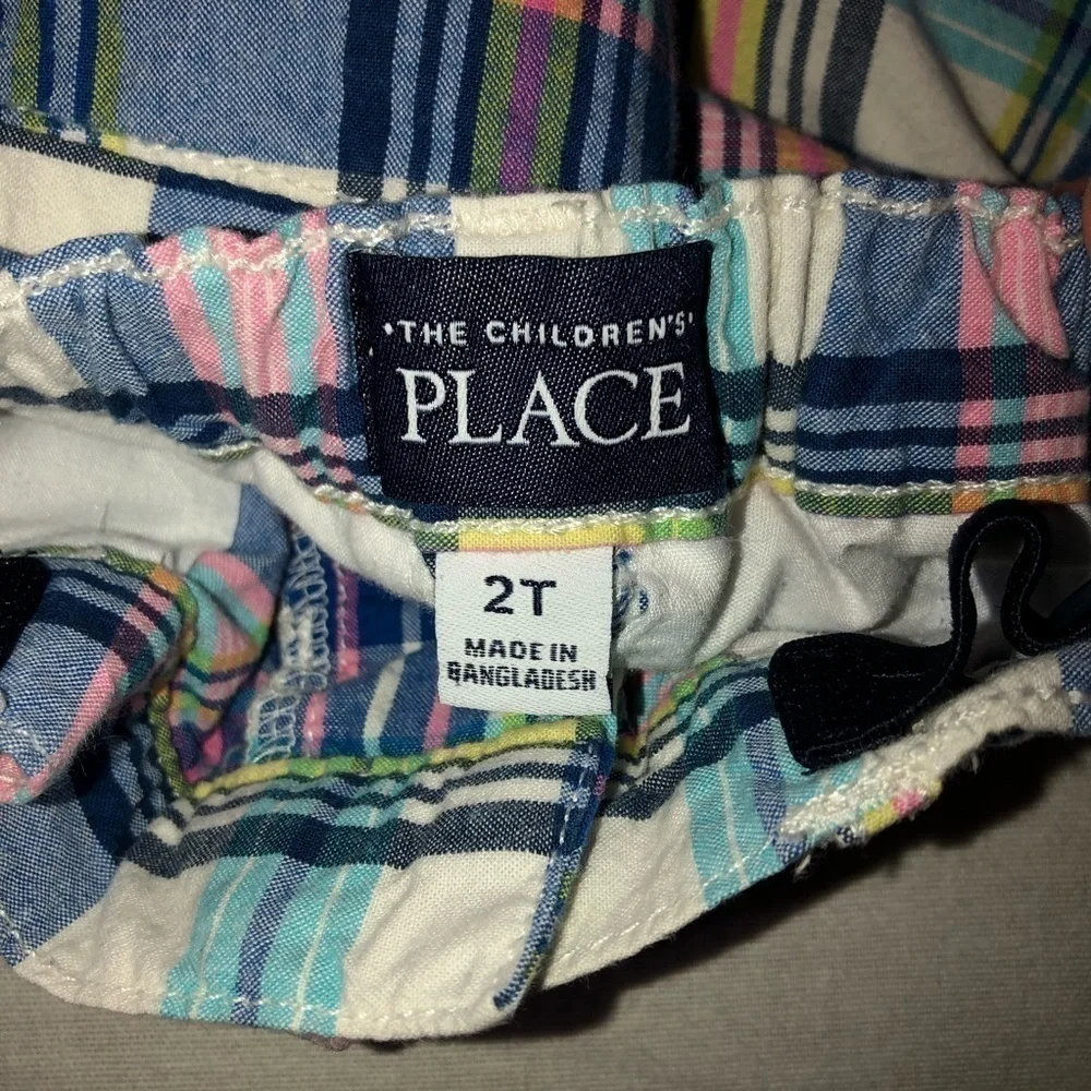 The Children’s place size 2T plaid shorts